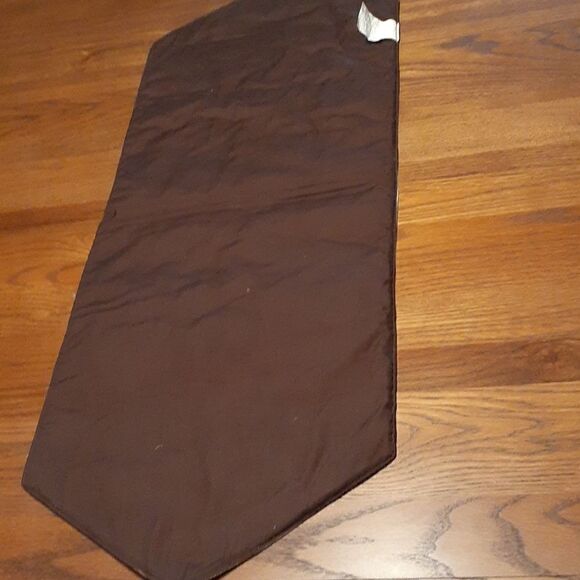 Pretty sunflower runner for your table to welcome Fall. - Picture 5 of 6